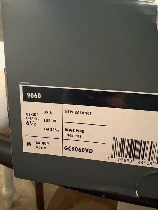 NIB New Balance 9060 Sneakers - Beige & Pink, women’s 8.5 - Picture 2 of 6